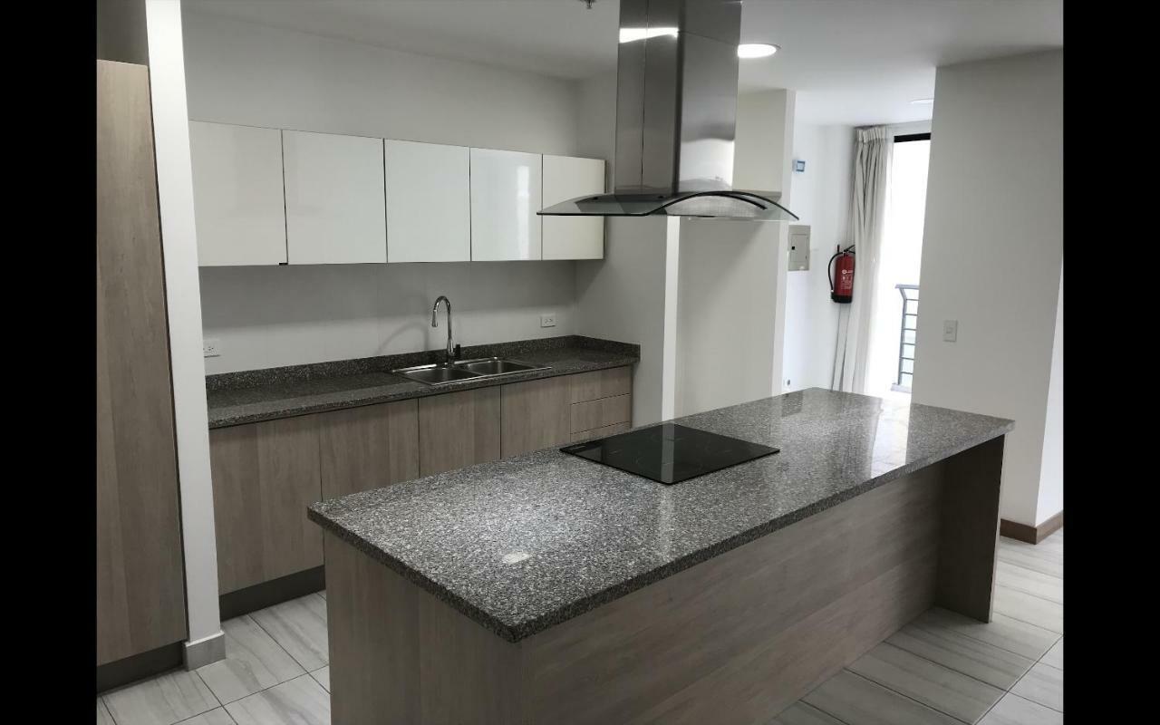 1410 Habitacion En Lujoso Departamento - Atelier กีโต ภายนอก รูปภาพ